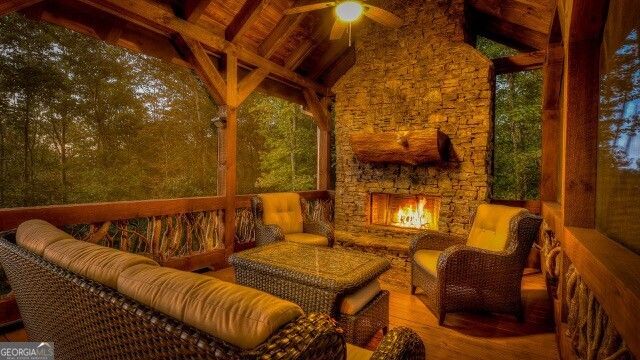 348 Lookout Trail, Mineral Bluff, GA 30559