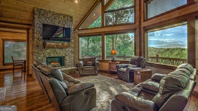 348 Lookout Trail, Mineral Bluff, GA 30559