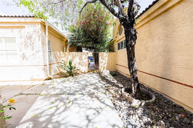 405 Mill Hollow Road, Las Vegas, NV 89107