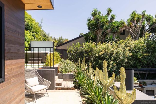 460 Palmitas St, Solana Beach, CA 92075