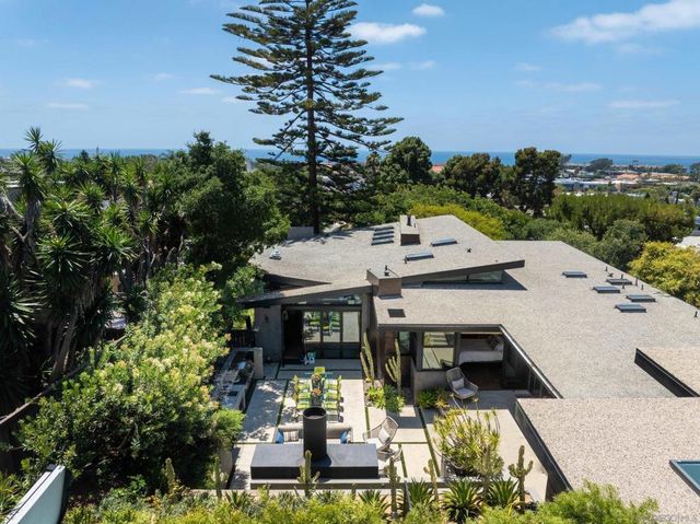 460 Palmitas St, Solana Beach, CA 92075