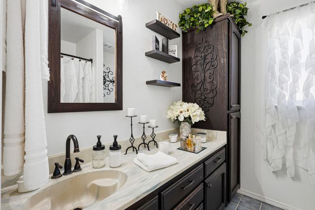 1121 Willow Court SE, Los Lunas, NM 87031