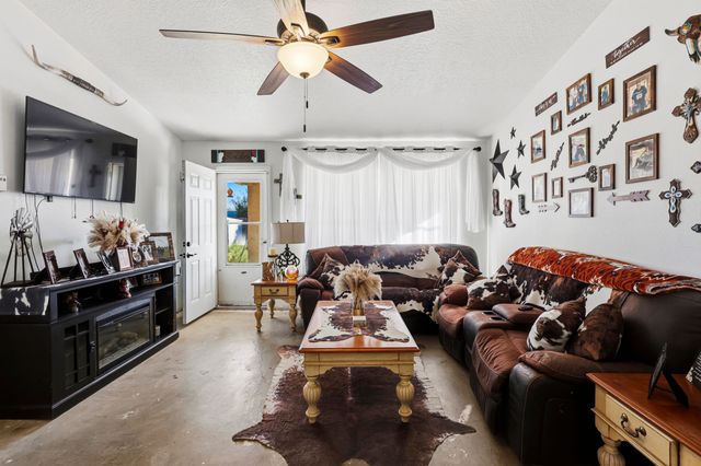 1121 Willow Court SE, Los Lunas, NM 87031