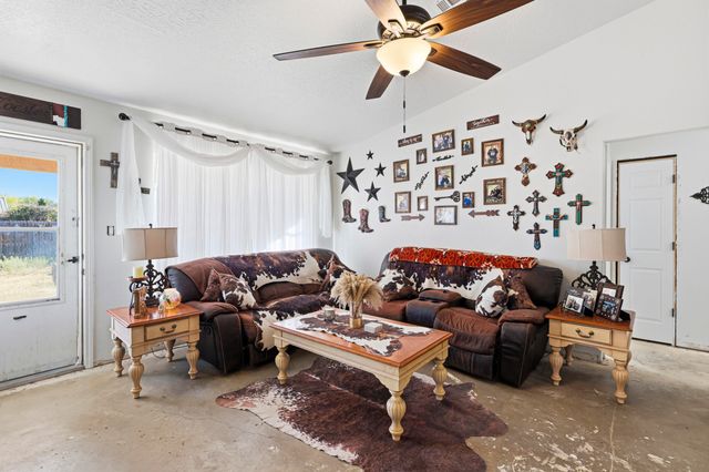 1121 Willow Court SE, Los Lunas, NM 87031