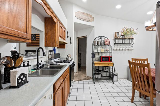 1121 Willow Court SE, Los Lunas, NM 87031