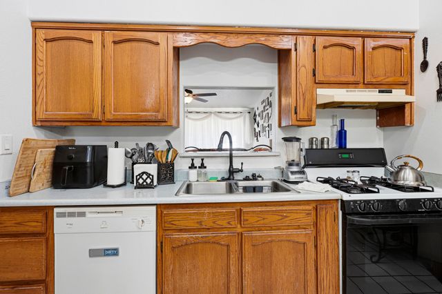 1121 Willow Court SE, Los Lunas, NM 87031