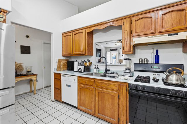 1121 Willow Court SE, Los Lunas, NM 87031