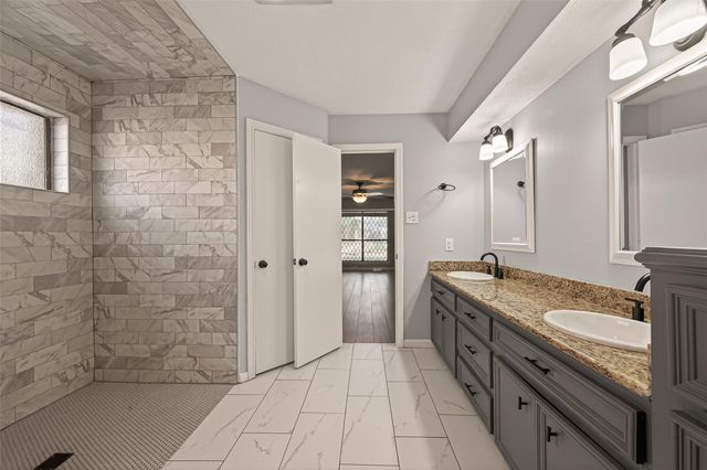 5323 Mulberry Grove Drive, Kingwood, TX 77345