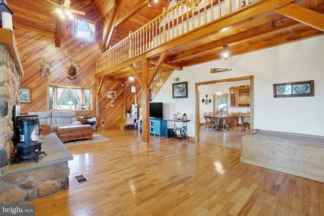 9185 HIGH ROCK RD, New Park, PA 17352