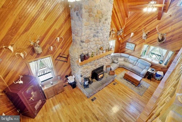 9185 HIGH ROCK RD, New Park, PA 17352