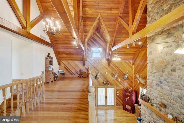 9185 HIGH ROCK RD, New Park, PA 17352