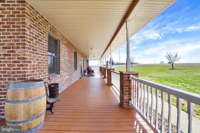 9185 HIGH ROCK RD, New Park, PA 17352