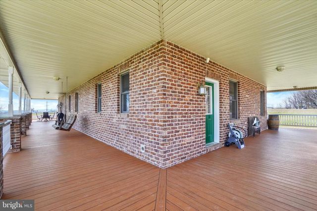 9185 HIGH ROCK RD, New Park, PA 17352