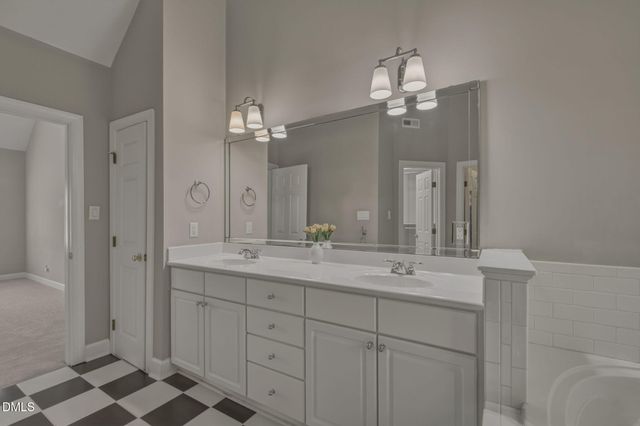 112 Pahlmeyer Place, Cary, NC 27519