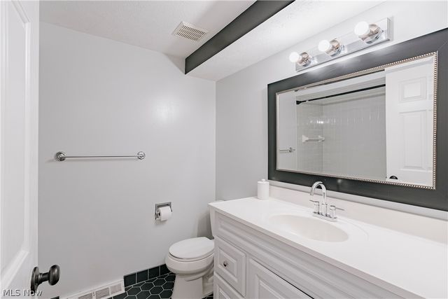 5880 Deepwood Trail, Solon, OH 44139