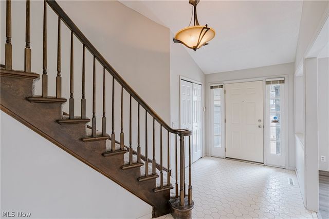 5880 Deepwood Trail, Solon, OH 44139
