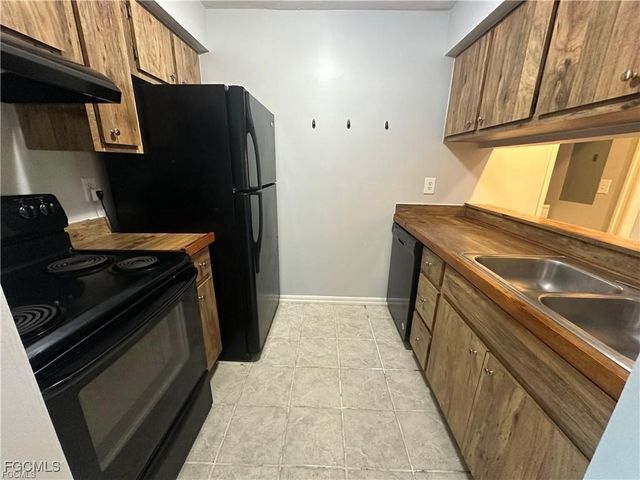 518-520 SE 6TH PL, Cape Coral, FL 33990