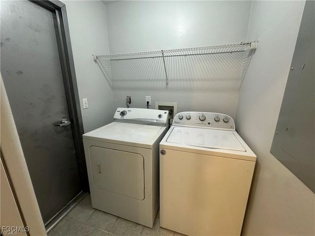 518-520 SE 6TH PL, Cape Coral, FL 33990