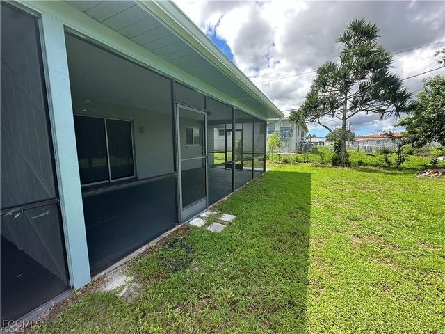 518-520 SE 6TH PL, Cape Coral, FL 33990