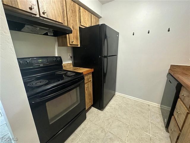 518-520 SE 6TH PL, Cape Coral, FL 33990