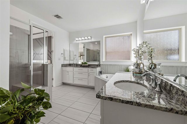 1517 Bardella DR, Leander, TX 78641