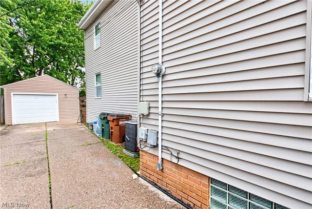 6806 Dartworth Drive, Parma, OH 44129