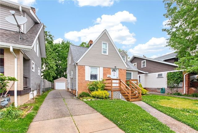 6806 Dartworth Drive, Parma, OH 44129
