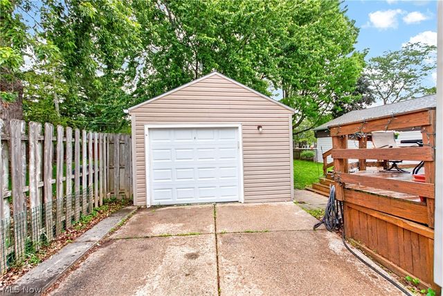 6806 Dartworth Drive, Parma, OH 44129