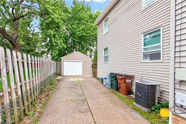 6806 Dartworth Drive, Parma, OH 44129