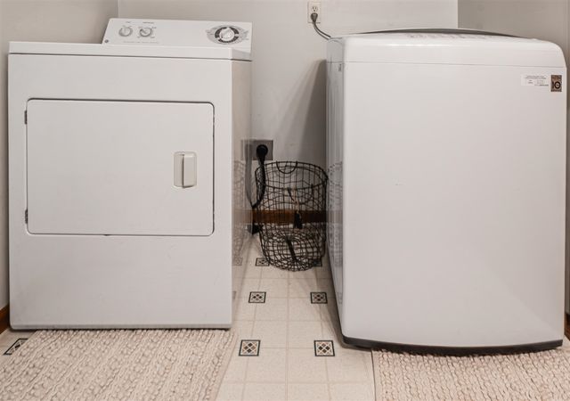 9073 Wabasis Shores Drive, Greenville, MI 48838