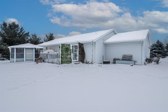 9073 Wabasis Shores Drive, Greenville, MI 48838