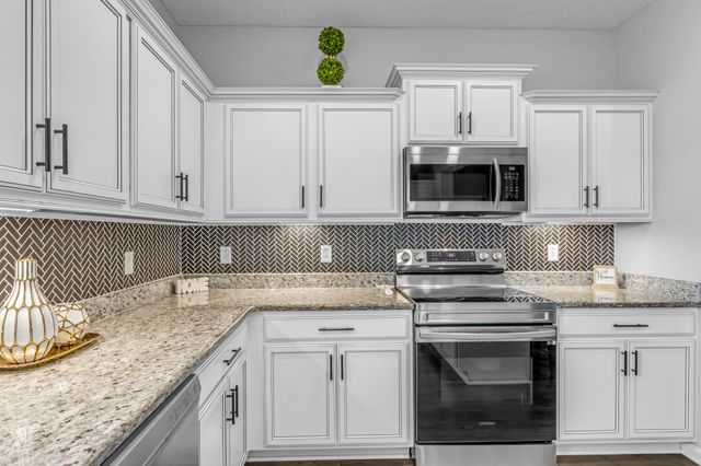 1911 Albarado Trl, Murfreesboro, TN 37128