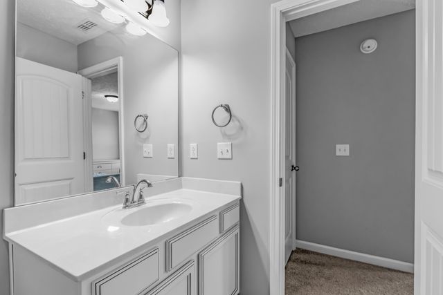 1911 Albarado Trl, Murfreesboro, TN 37128