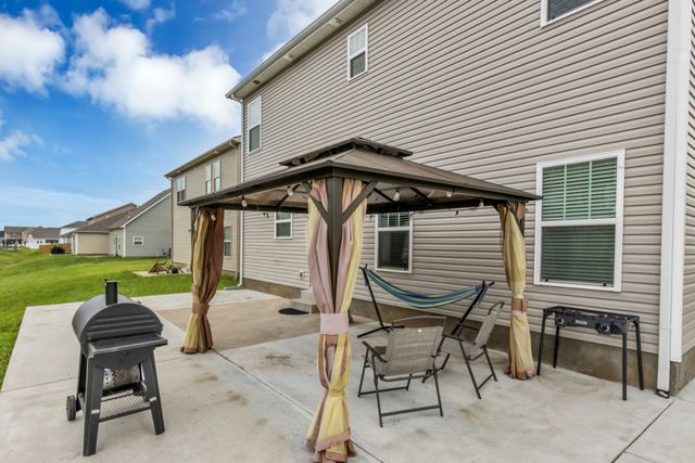 1911 Albarado Trl, Murfreesboro, TN 37128