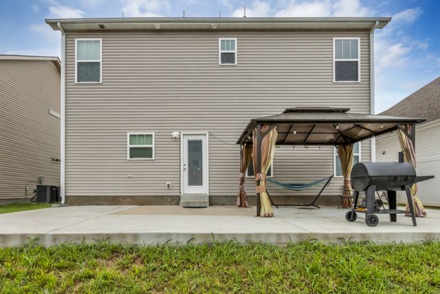1911 Albarado Trl, Murfreesboro, TN 37128
