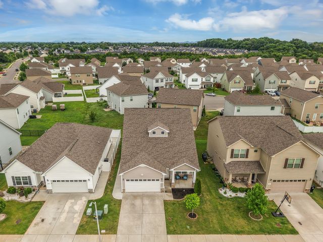 1911 Albarado Trl, Murfreesboro, TN 37128