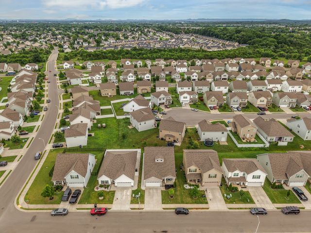 1911 Albarado Trl, Murfreesboro, TN 37128