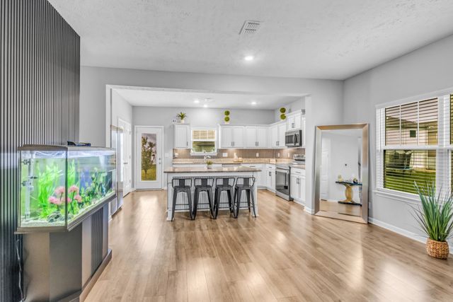 1911 Albarado Trl, Murfreesboro, TN 37128