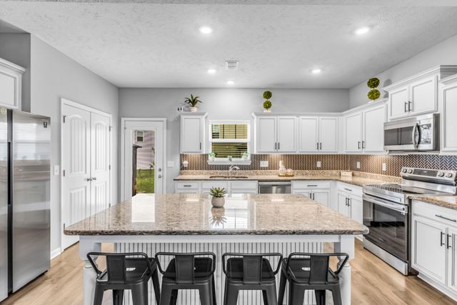 1911 Albarado Trl, Murfreesboro, TN 37128
