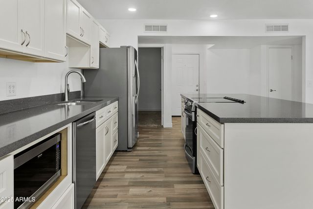 426 E Morrow Drive, Phoenix, AZ 85024