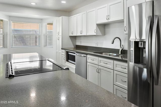 426 E Morrow Drive, Phoenix, AZ 85024