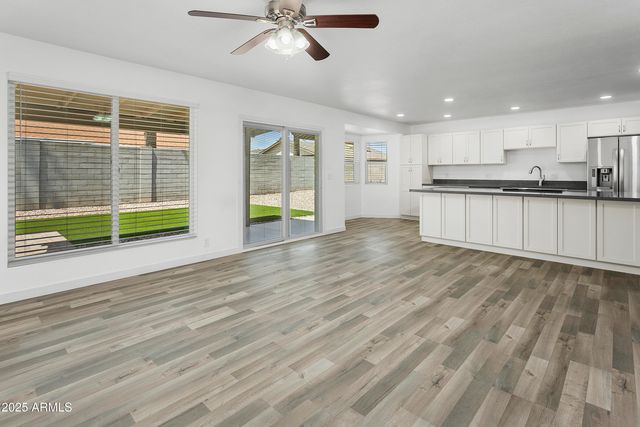 426 E Morrow Drive, Phoenix, AZ 85024