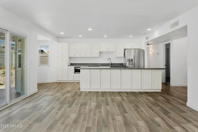 426 E Morrow Drive, Phoenix, AZ 85024