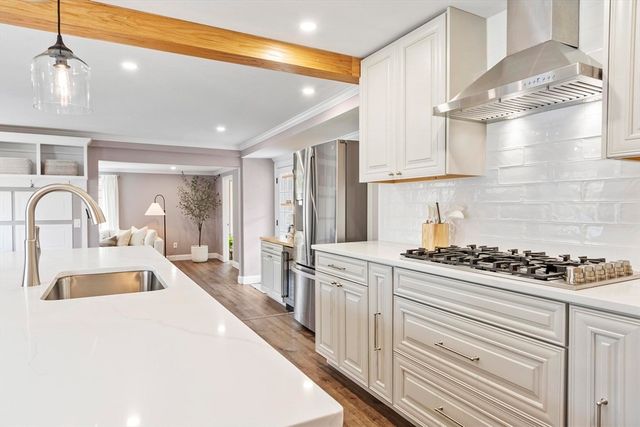 31 Manor Road, Bolton, MA 01740