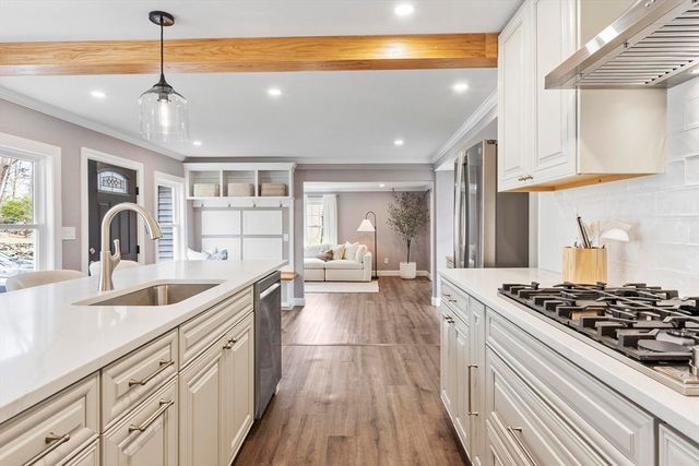 31 Manor Road, Bolton, MA 01740
