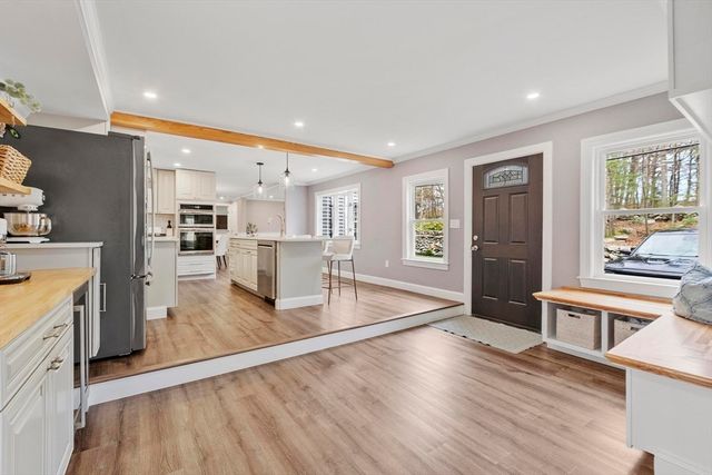 31 Manor Road, Bolton, MA 01740