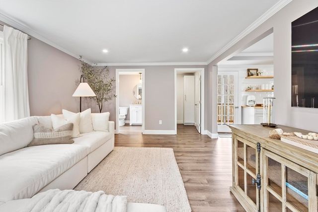 31 Manor Road, Bolton, MA 01740