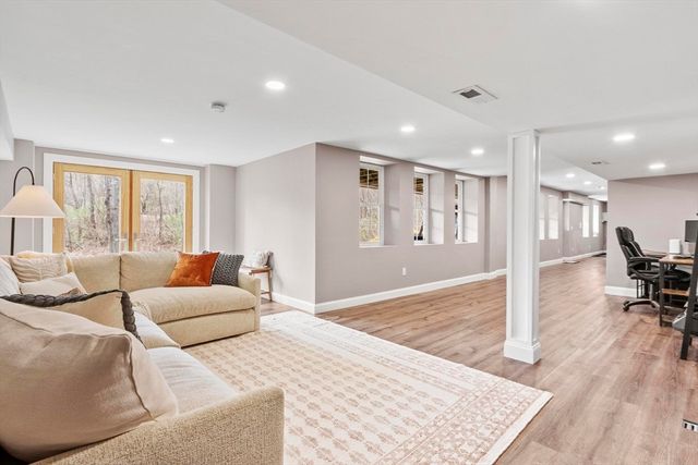 31 Manor Road, Bolton, MA 01740