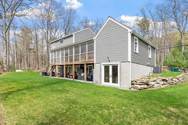 31 Manor Road, Bolton, MA 01740