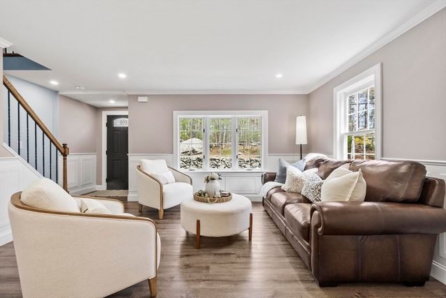 31 Manor Road, Bolton, MA 01740
